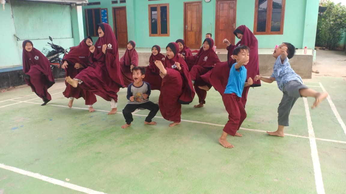 Keseruan Latihan Karate SDIT